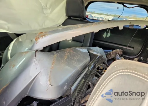 2017 Toyota Rav4 Limited z USA, uszkodzony, nr VIN 2T3DFREV0HW567079